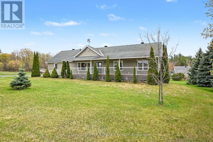 Property Photo:  162 Erindale Avenue  ON K7V 4M2 