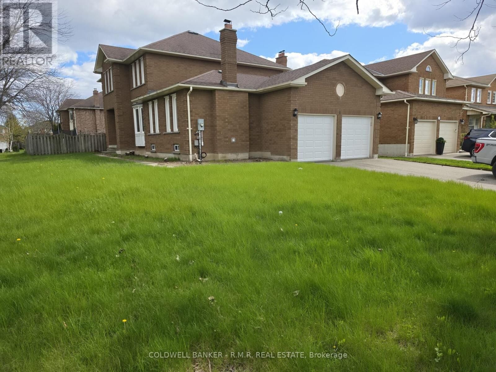 Property Photo:  11 Foster Crescent  ON L1R 1W1 