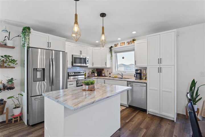 Property Photo:  7 Lindsay Cove  MB R0A 0V2 