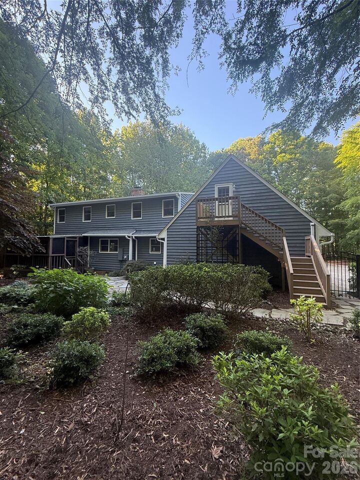 Property Photo:  121 Kee Court  NC 28173 