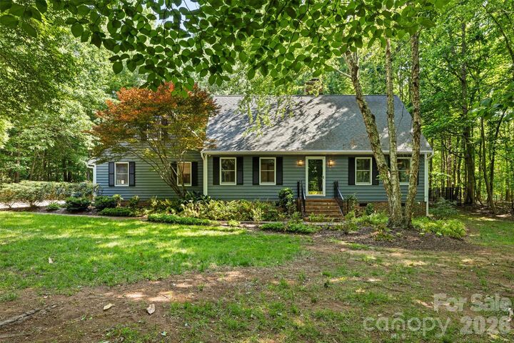 Property Photo: 121 Kee Court NC 28173