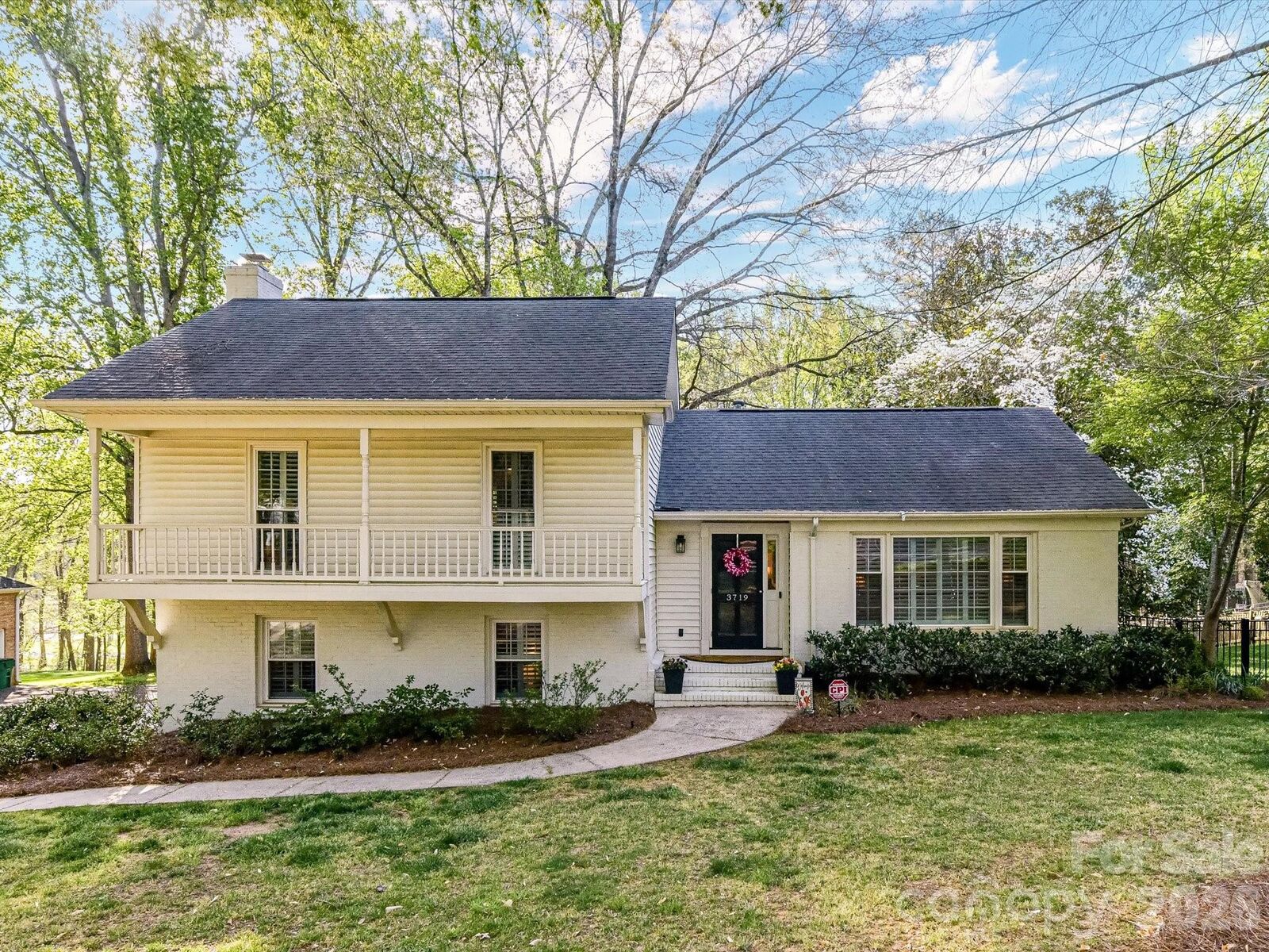 Property Photo: 3719 Huckleberry Road NC 28210