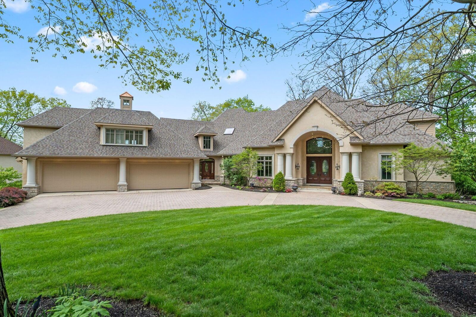 Property Photo:  912 Matthews Brook Lane  OH 43065 