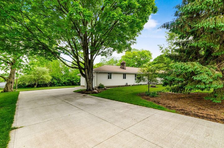 Property Photo:  1486 Hickory Run Drive  OH 43204 
