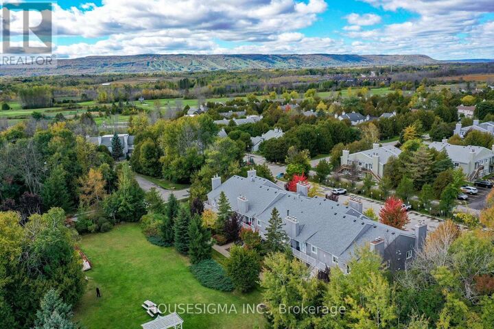 Property Photo:  11 Dawson Drive 718  ON L9Y 5B4 