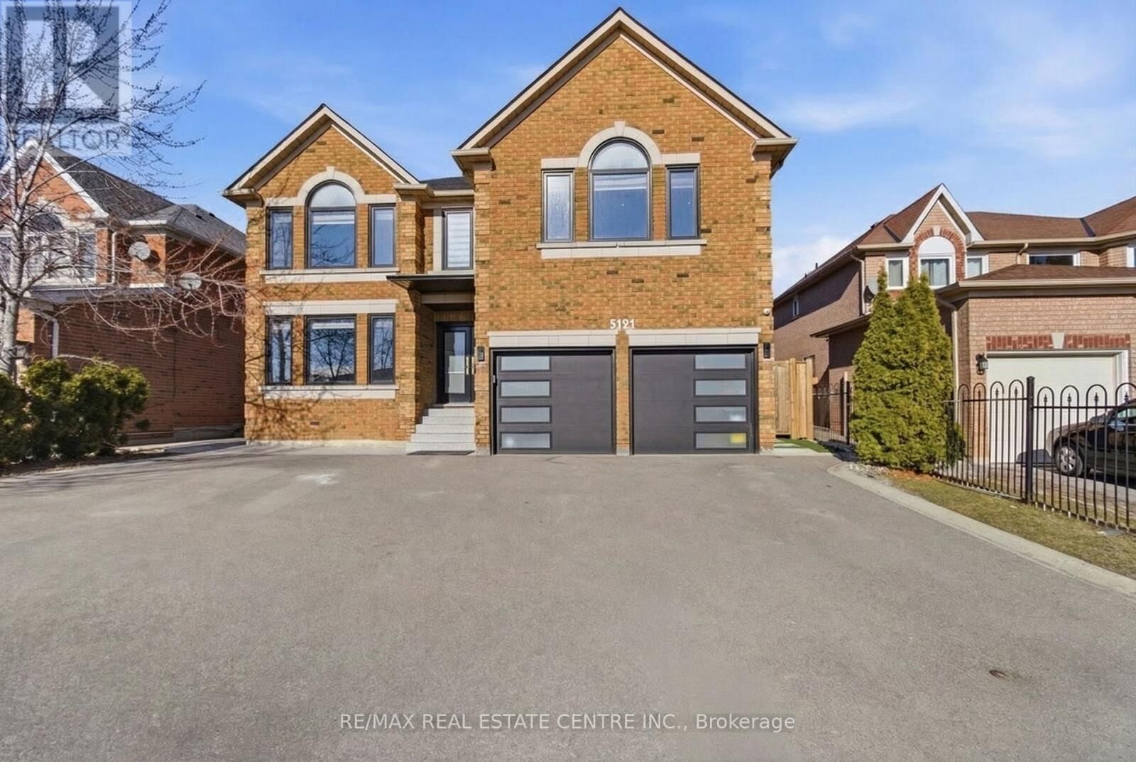 Property Photo:  5121 Creditview Road  ON L5V 1R8 