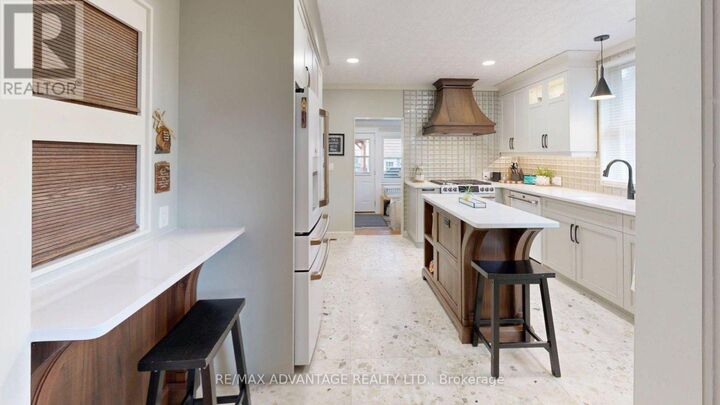Property Photo:  57 Queen Street  ON N5R 3J4 