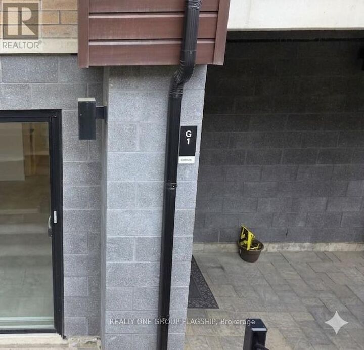 Property Photo:  20 Palace Street G1  ON N2E 0J3 