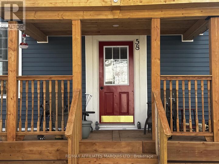 Property Photo:  58 Kenyon Street West  ON K0C 1A0 