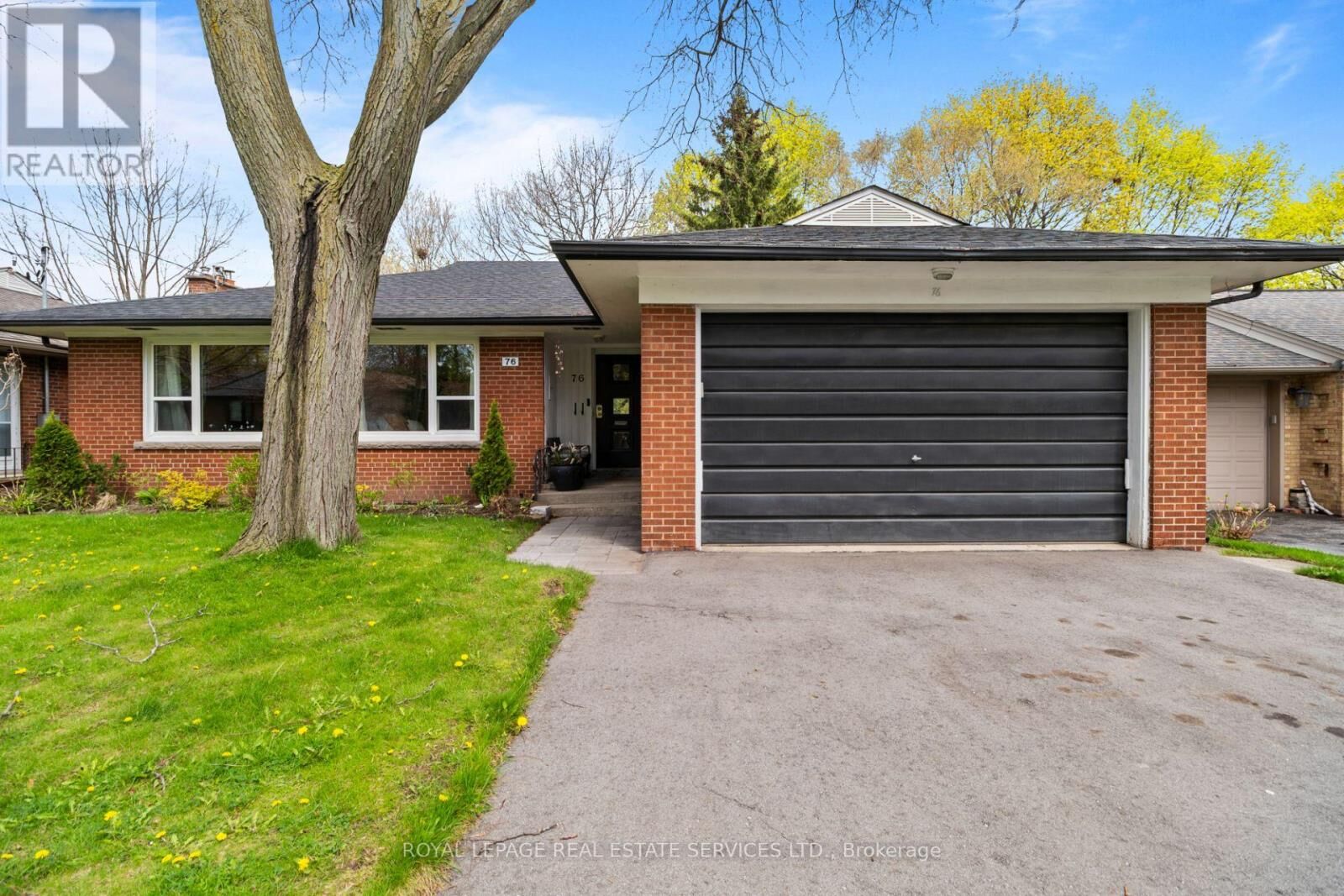 Property Photo:  76 Glenellen Drive East  ON M8Y 2H1 