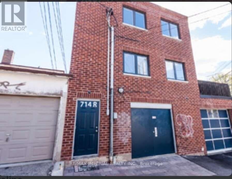Property Photo:  714R Dufferin Street  ON M6K 2B7 