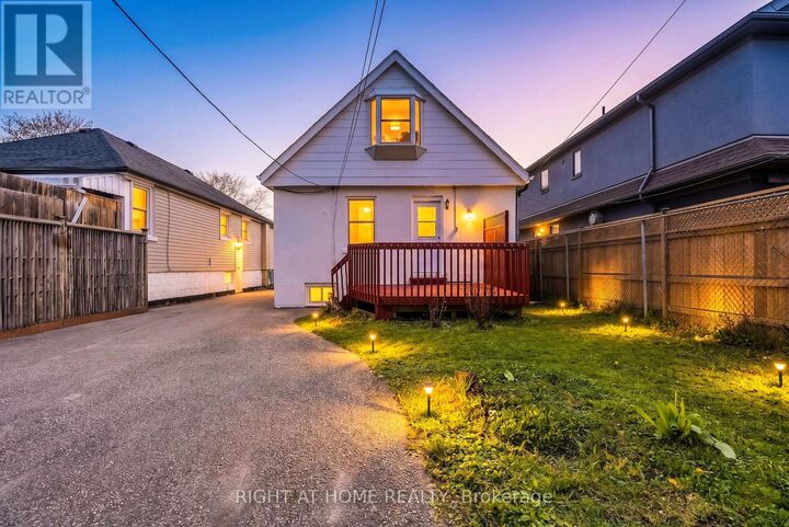 Property Photo:  6 Vanbrugh Avenue  ON M1N 3S7 