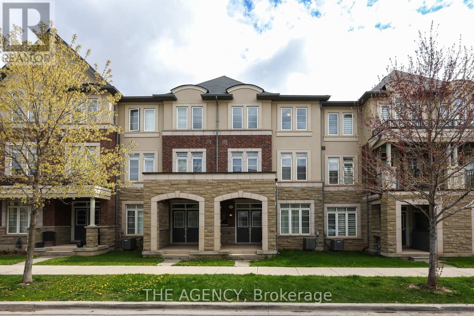 Property Photo:  3053 Preserve Drive  ON L6M 0W7 