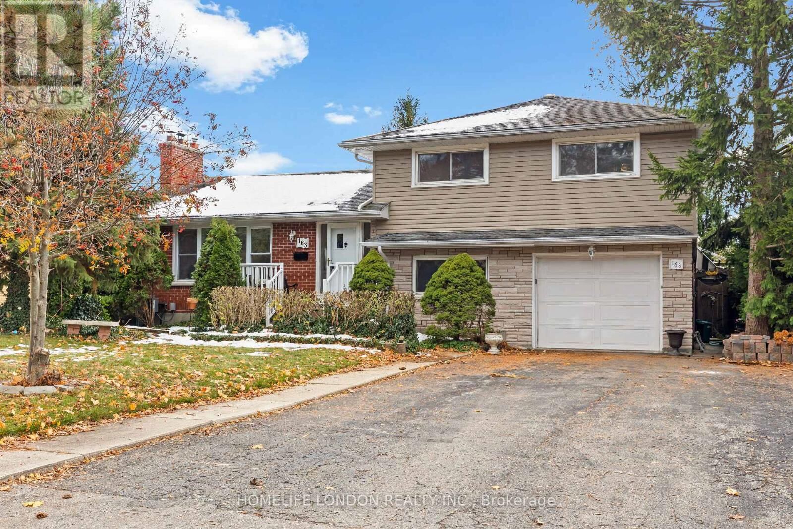 Property Photo:  163 Centre Street South  ON N6J 1T7 