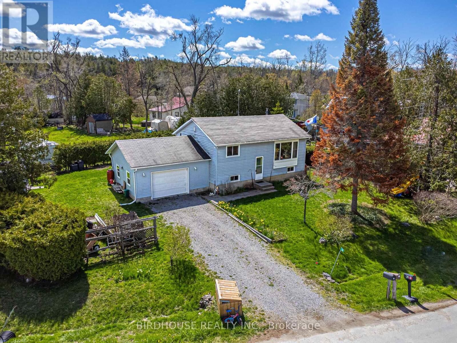 Property Photo:  34 Elder Street  ON K0M 1L0 