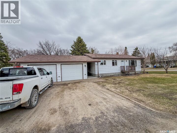 Property Photo:  400 Ayr Street  SK S0A 3R0 