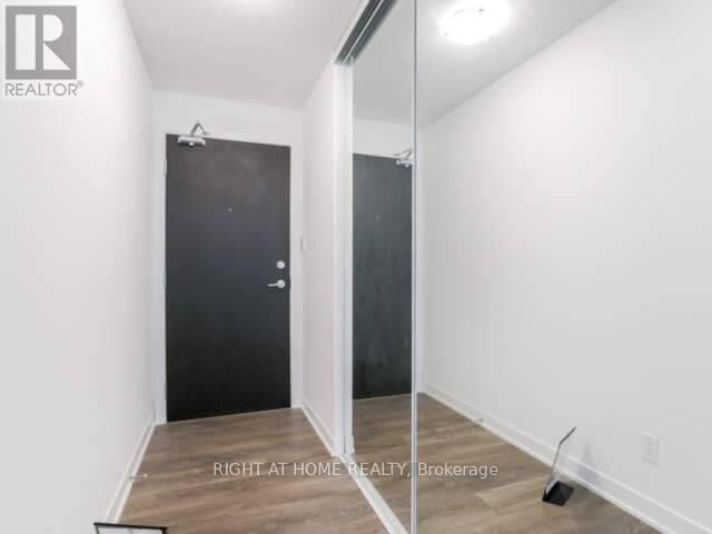 Property Photo:  87 Peter Street 3106  ON M5V 0P1 