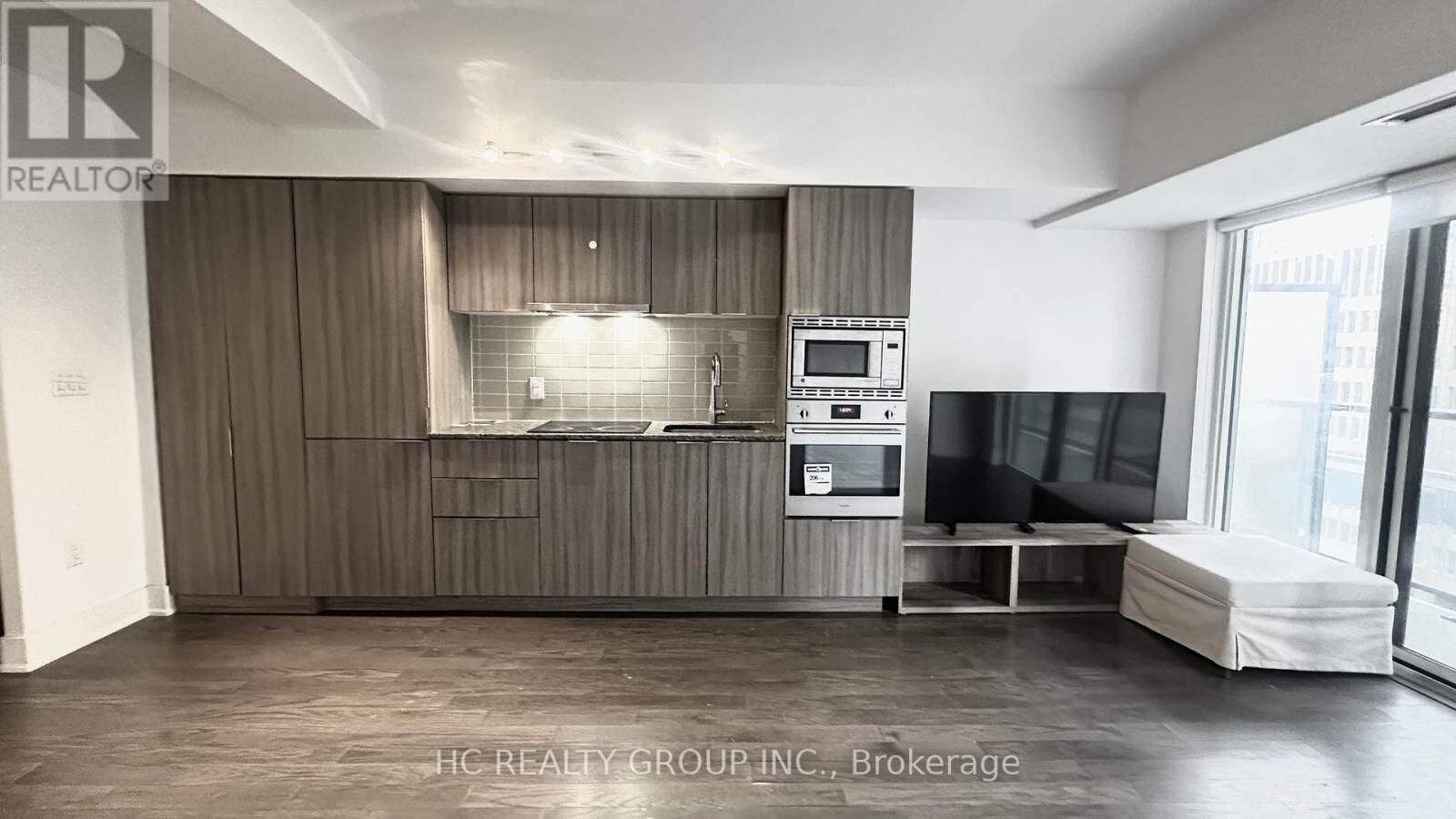 Property Photo:  955 Bay Street 1008  ON M5S 2A2 