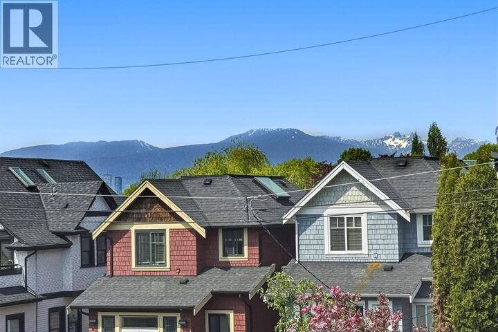 Property Photo:  625 East 24th Avenue 2  BC V5V 2A3 