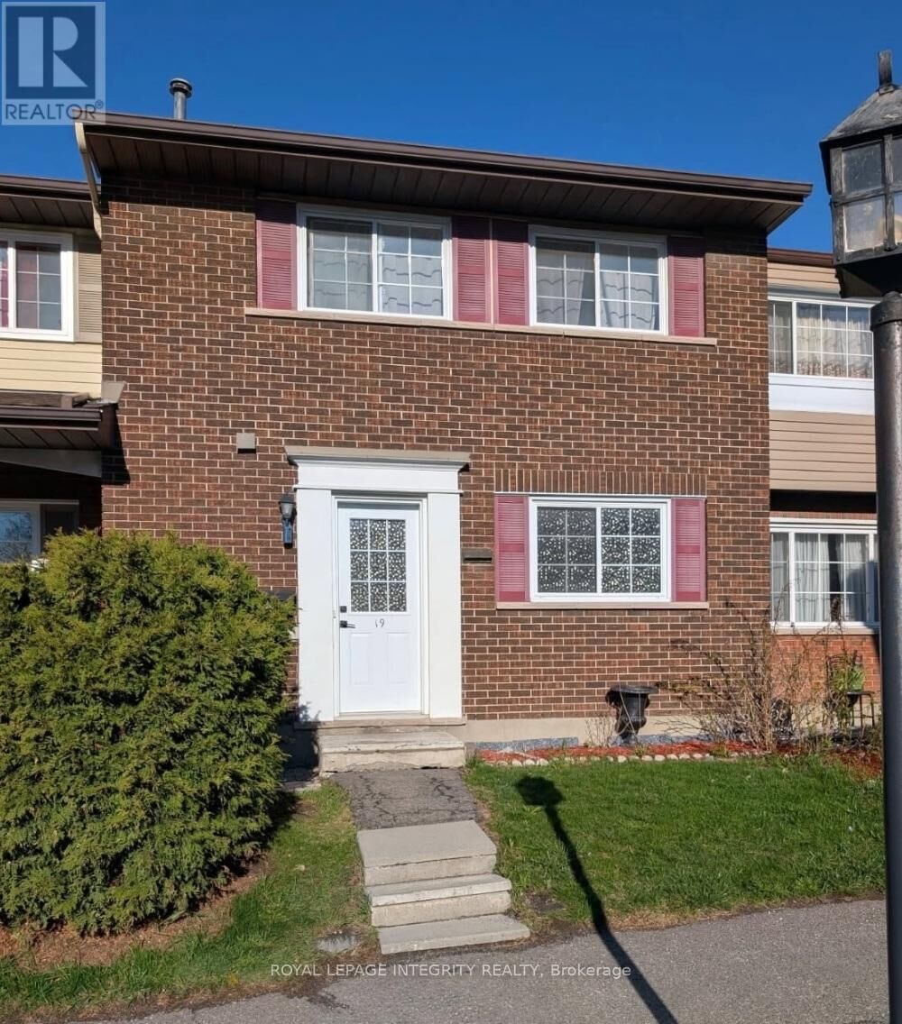 Property Photo:  1585 Heron Road 19  ON K1V 9V1 