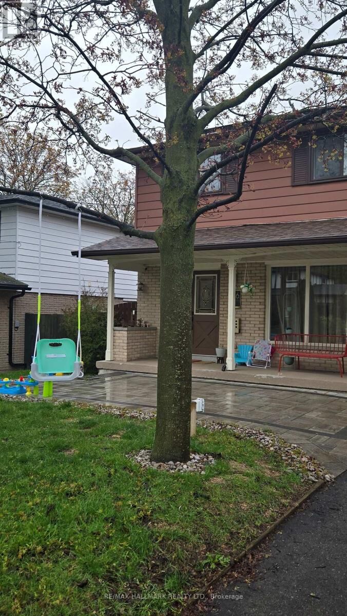 Property Photo:  106 Springdale Crescent  ON L1H 7C1 