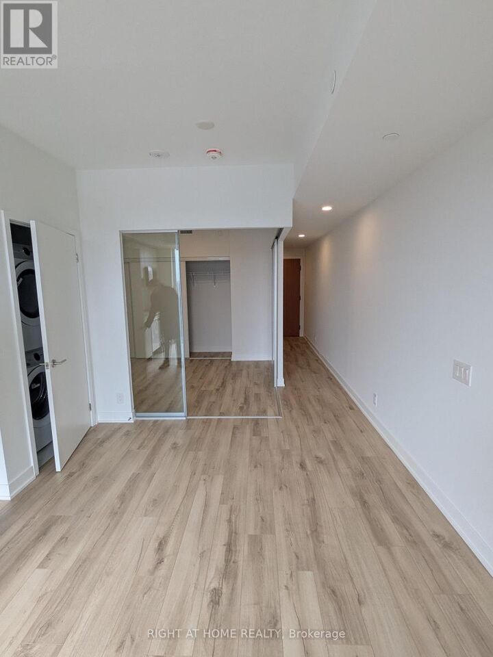 Property Photo:  1660 Bloor Street West 906  ON M6P 0C6 