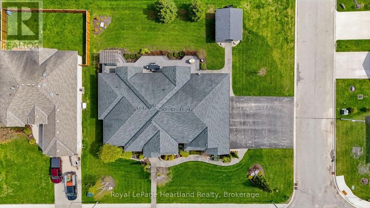 Property Photo:  225 John Street South  ON N0G 1Z0 