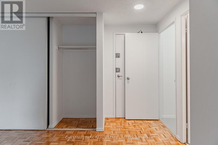 Property Photo:  20 Saint Patrick Street 220  ON M5T 2Y4 