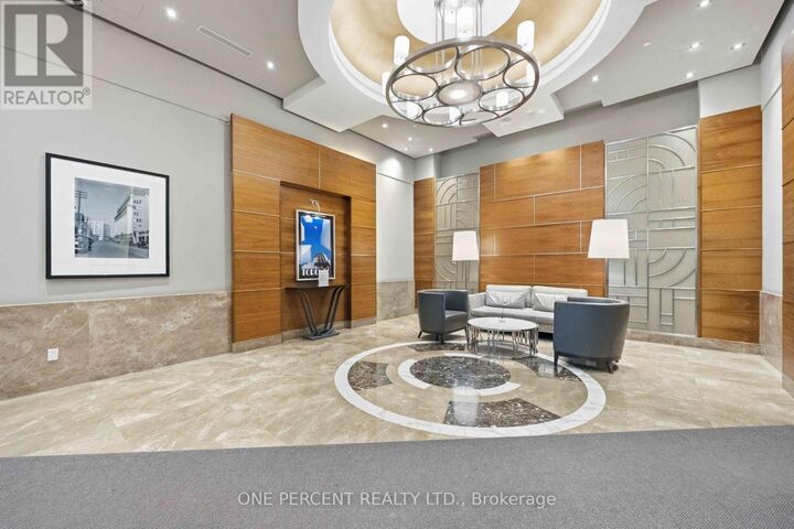 Property Photo:  763 Bay Street 2811  ON M5G 2R3 