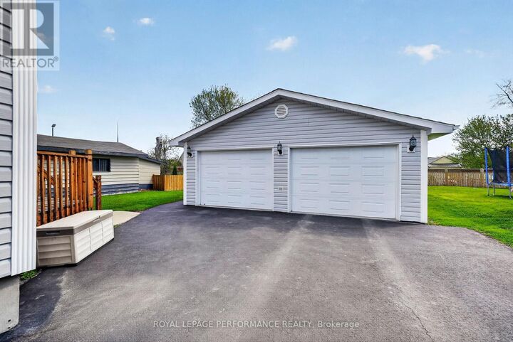 Property Photo:  617 Augustus Street  ON K6J 3X2 