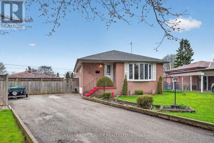 Property Photo:  812 Bem Avenue  ON L1W 1X1 