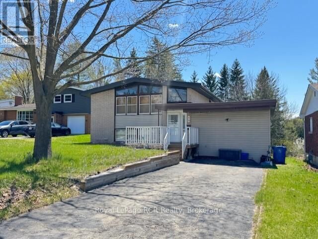 Property Photo:  49 7th Street  ON N4N 1G3 