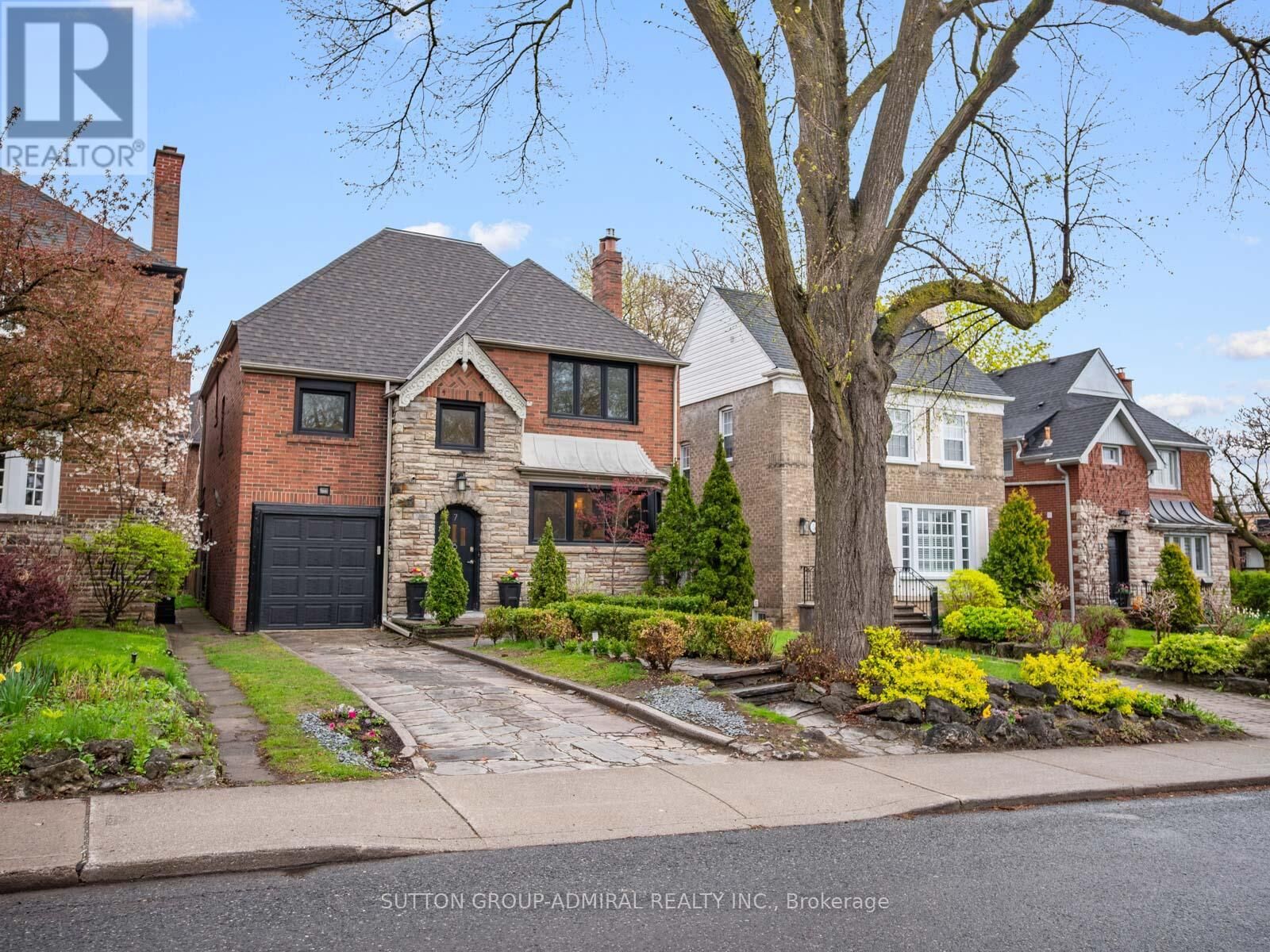 Property Photo:  7 Glenarden Road  ON M6C 3J8 