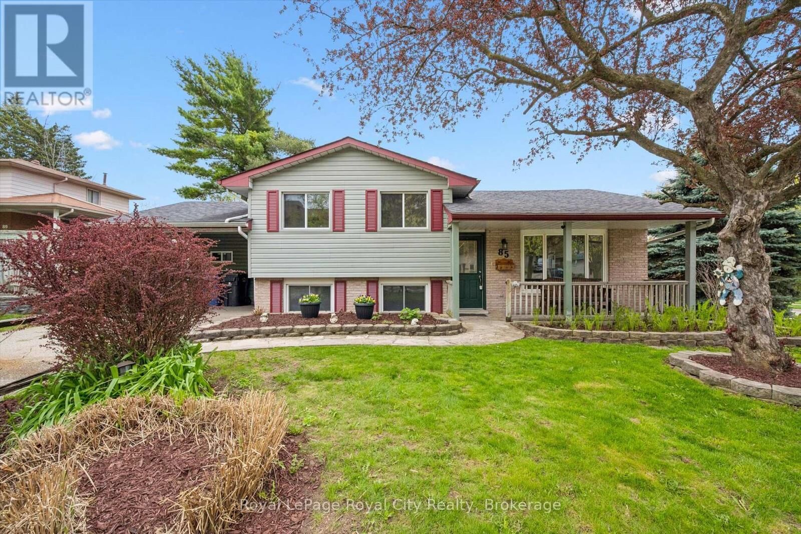 Property Photo:  85 Sleeman Avenue  ON N1H 6G5 