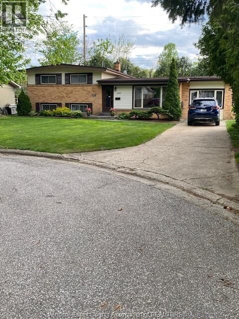 Property Photo:  3331 Glenwood Avenue  ON N9E 2Y3 