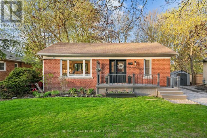 Property Photo:  18 Elizabeth Street  ON L7G 3K2 