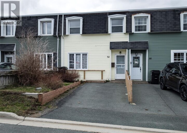 Property Photo:  32 Mooney Crescent  NL A1G 1K1 