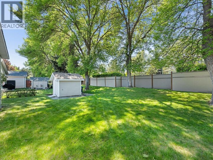 Property Photo:  1260 Raymer Avenue 308  BC V1W 3S3 