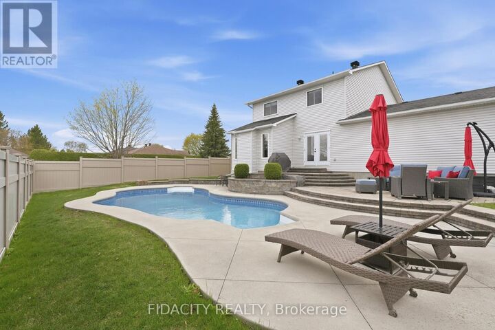 Property Photo:  21 West Ridge Drive  ON K2S 1S4 