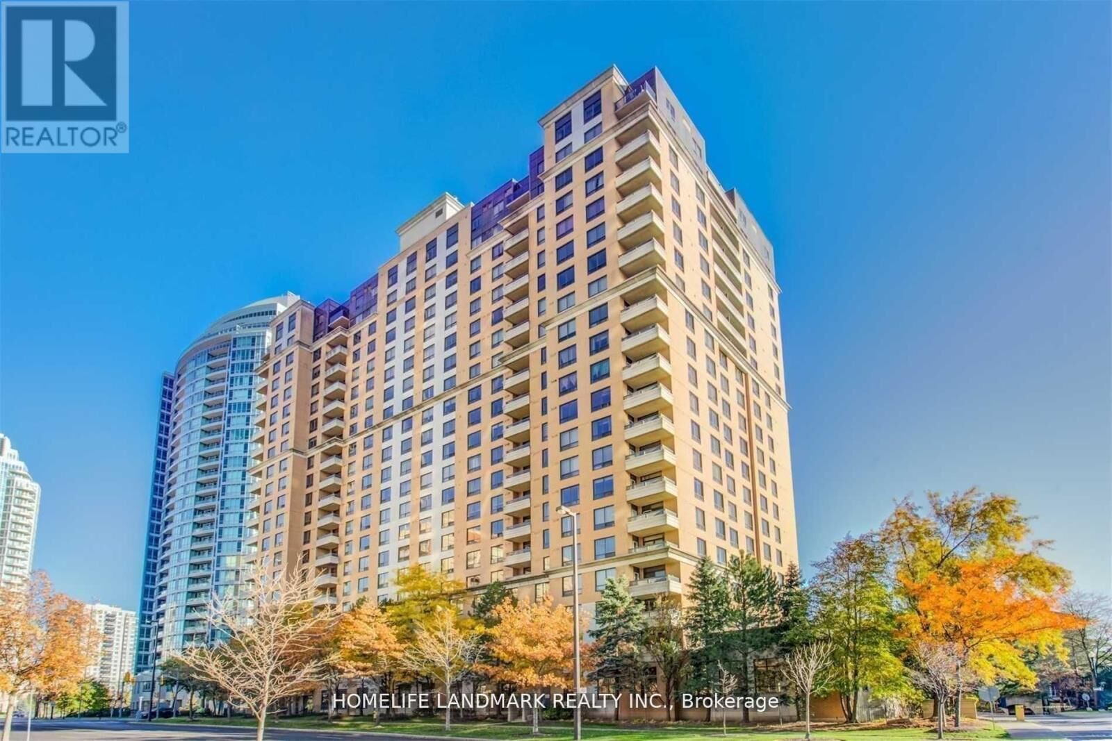 Property Photo:  18 Sommerset Way 206  ON M2N 6X5 