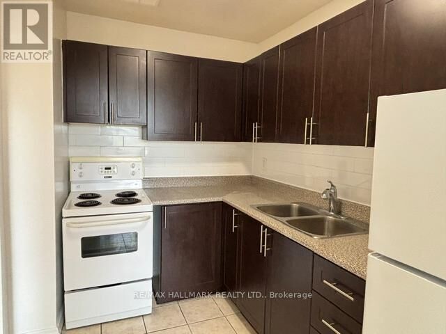 Property Photo:  515 North Service Road 2-504  ON L5A 1B3 