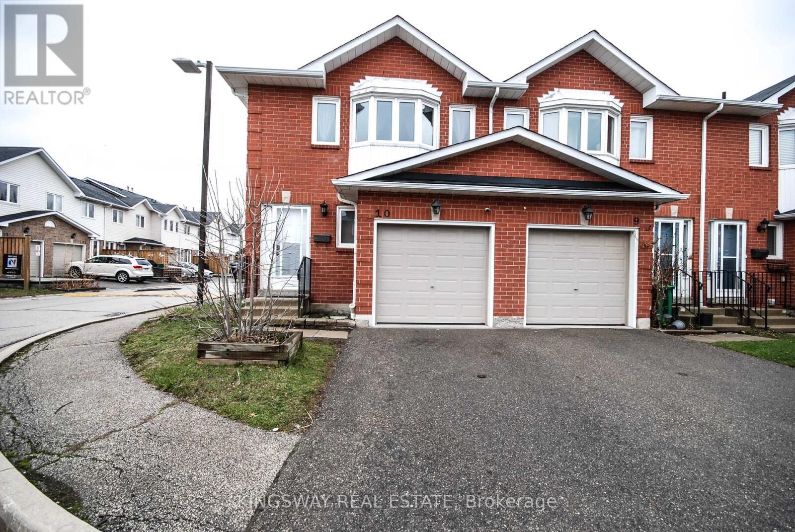 Property Photo:  1485 Torrington Drive 10  ON L5V 1Y3 