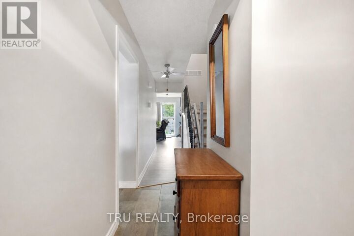 Property Photo:  2336 Orient Park Drive East 16  ON K1B 4N5 