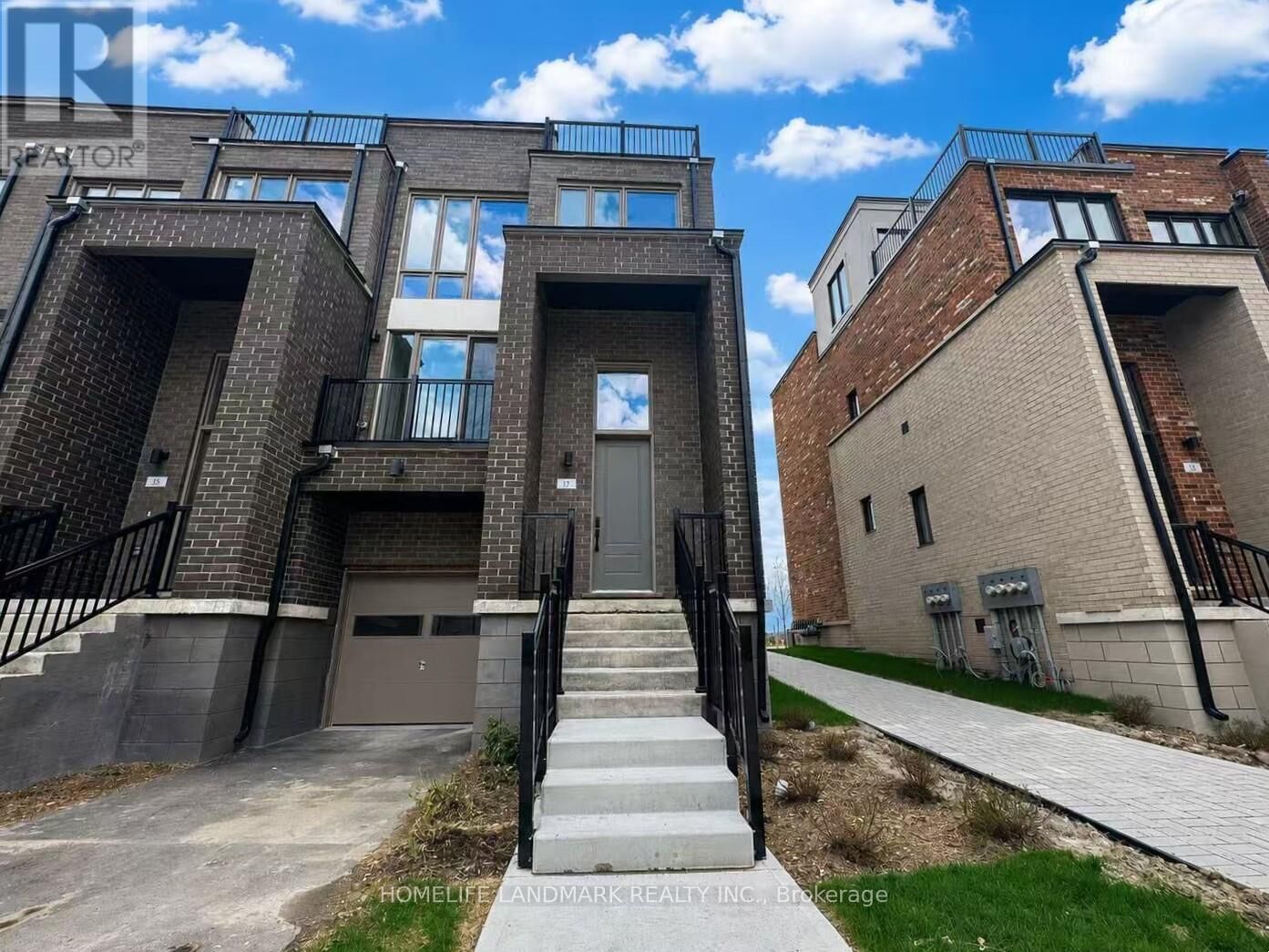 Property Photo:  17 Bancroft Lane  ON L4E 1M1 
