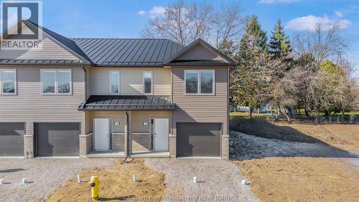 Property Photo:  38 Magnolia Lane  ON N7M 0W7 