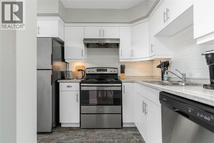 Property Photo:  200 Emma Street 12  ON N7L 1B3 