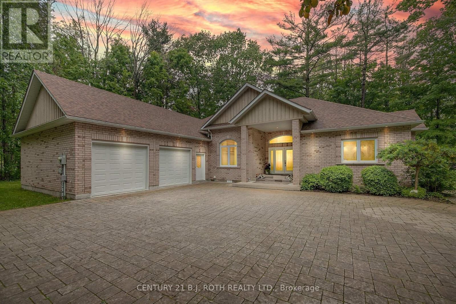 Property Photo:  3925 Algoma Avenue  ON L9S 2M4 