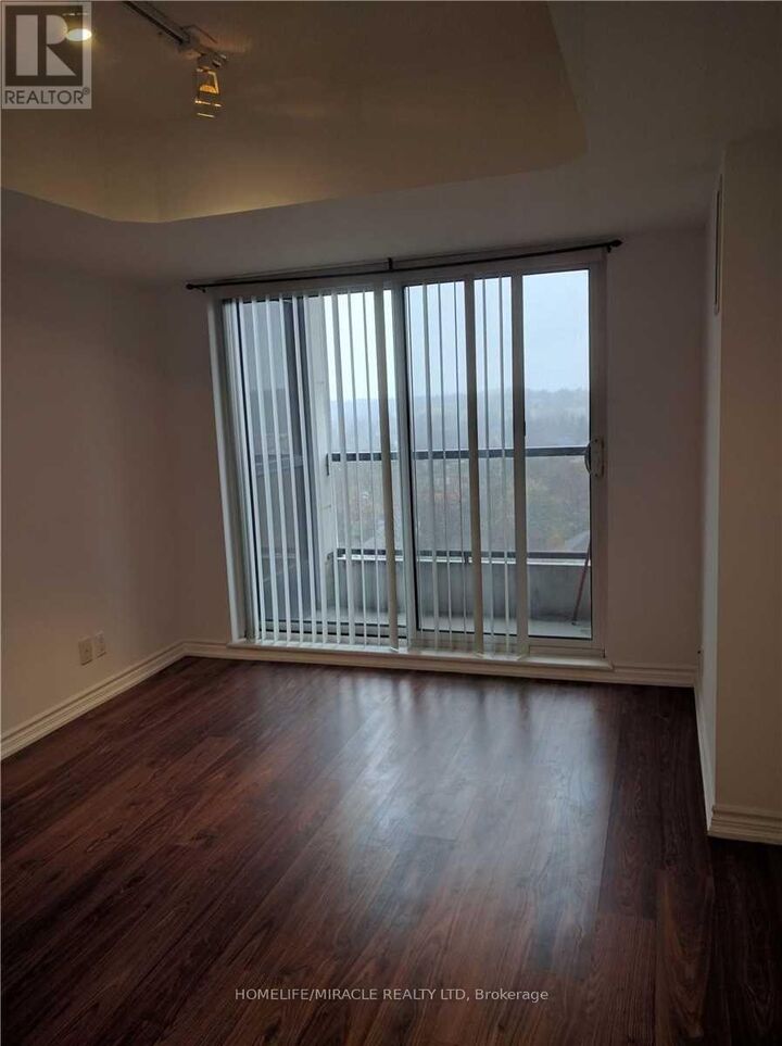 Property Photo:  18 Harding Boulevard 1216  ON L4C 0T3 
