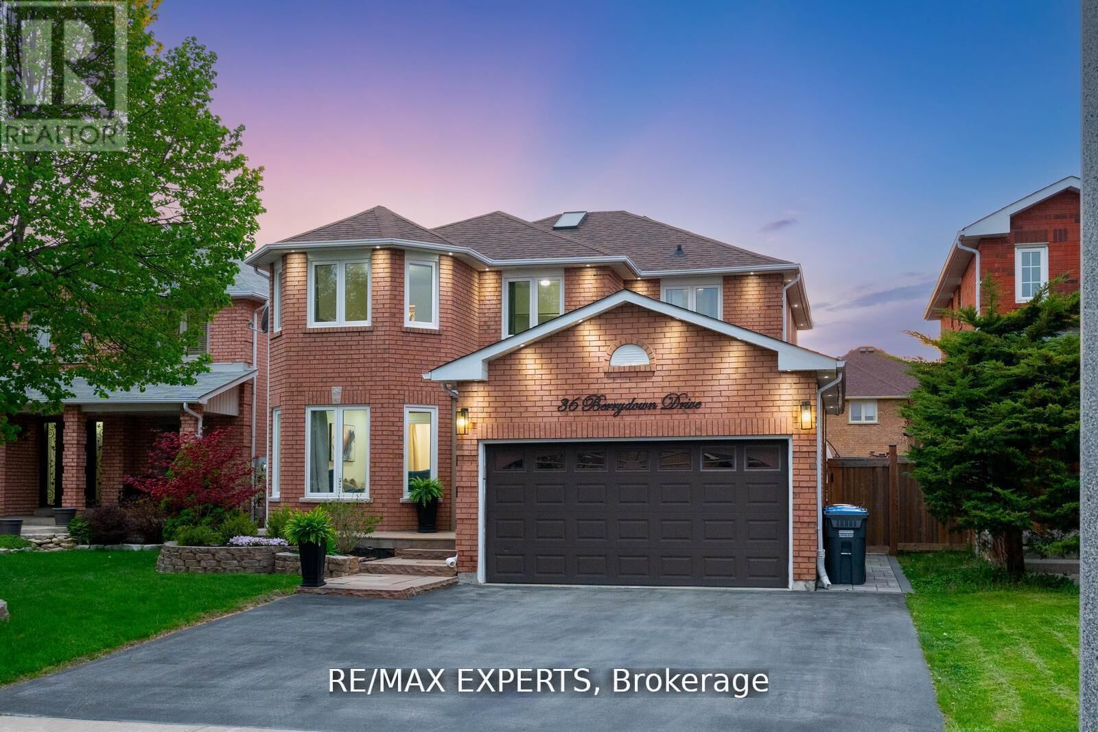Property Photo:  36 Berrydown Drive Southeast  ON L7E 1P9 