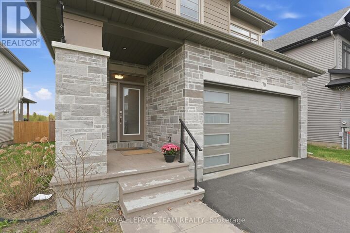 Property Photo:  70 Morris Street  ON K7C 0A4 